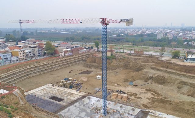 CBNME: AKEM Group erects first of six Raimondi topless tower cranes in Bursa, Turkey