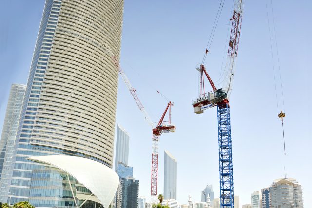 Arabian Industry: Nurol erects two Raimondi Cranes for Corniche Tower in Abu Dhabi