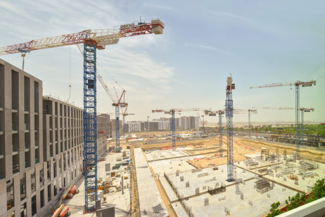 Eight Raimondi flat-top tower cranes deployed in Sharjah, UAE